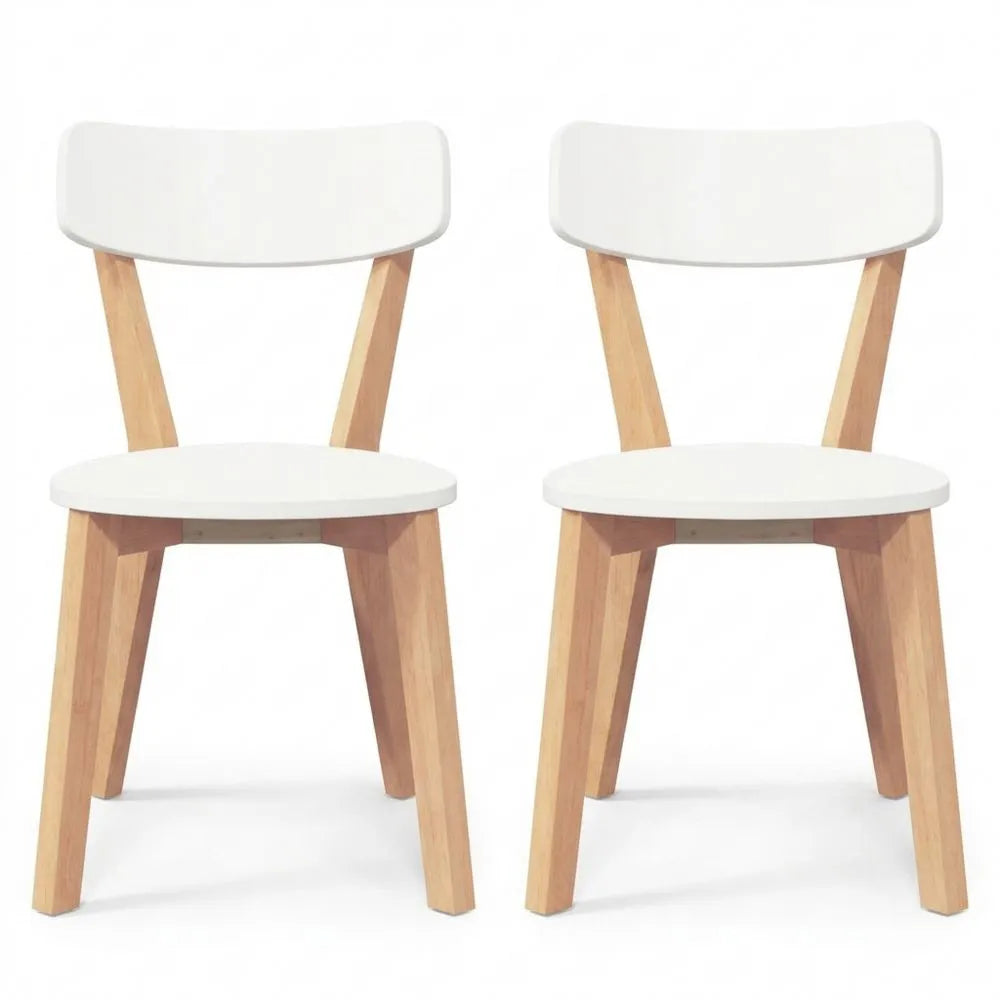 Zwei Holzstühle für Esszimmer oder Wohnzimmer